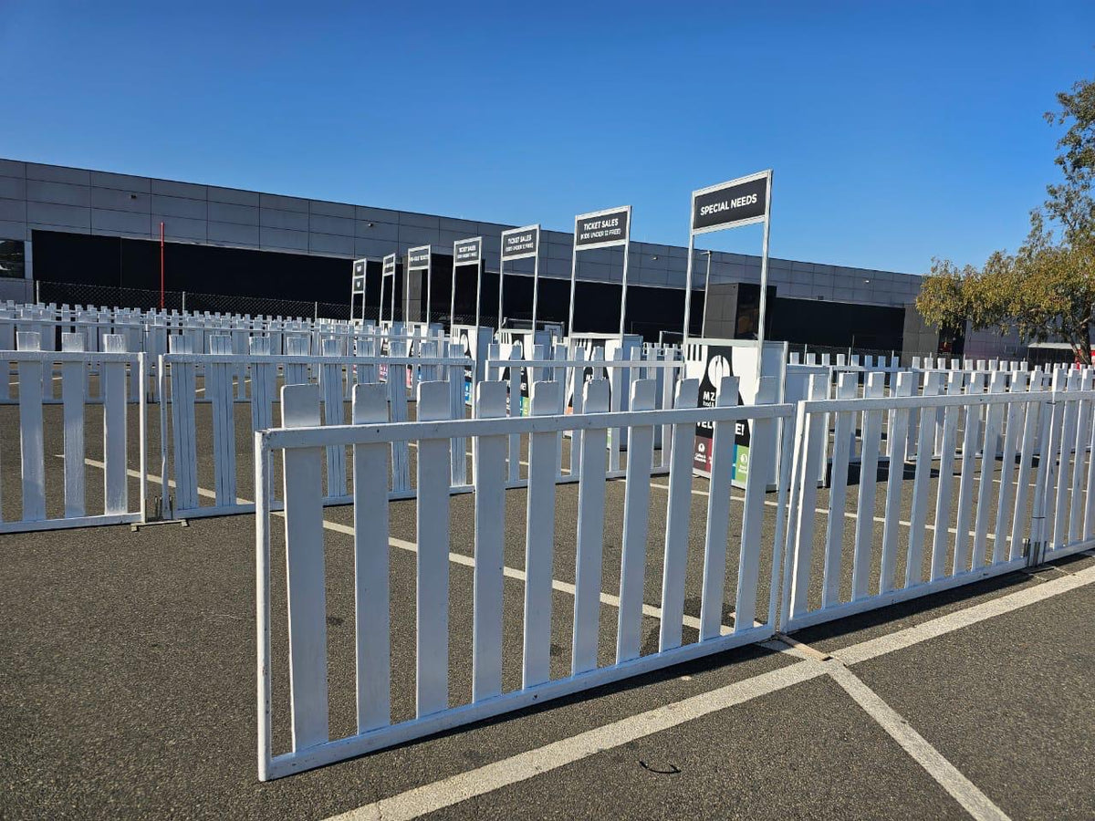 Heavy-Duty Wood Crowd Control Barrier